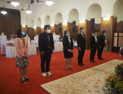 ร่วมลงนามถวายพระพร กรมสมเด็จพระเทพฯ ขอทรงหายจากพระอาการประชวร